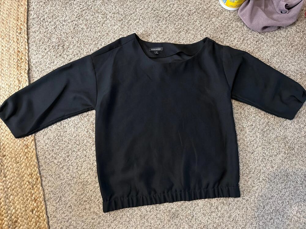 Banana republic S black boat neck blouse 3300